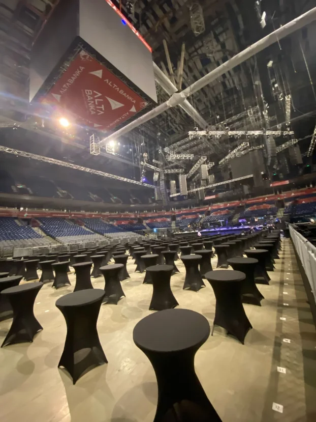 Iznajmljivanje barskih stolova i stolica