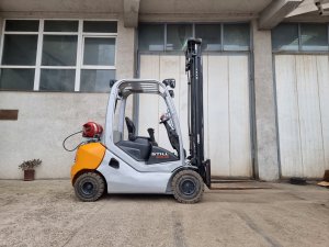 Viljuškar na gas STILL RX70-25T 2014 GARANCIJA