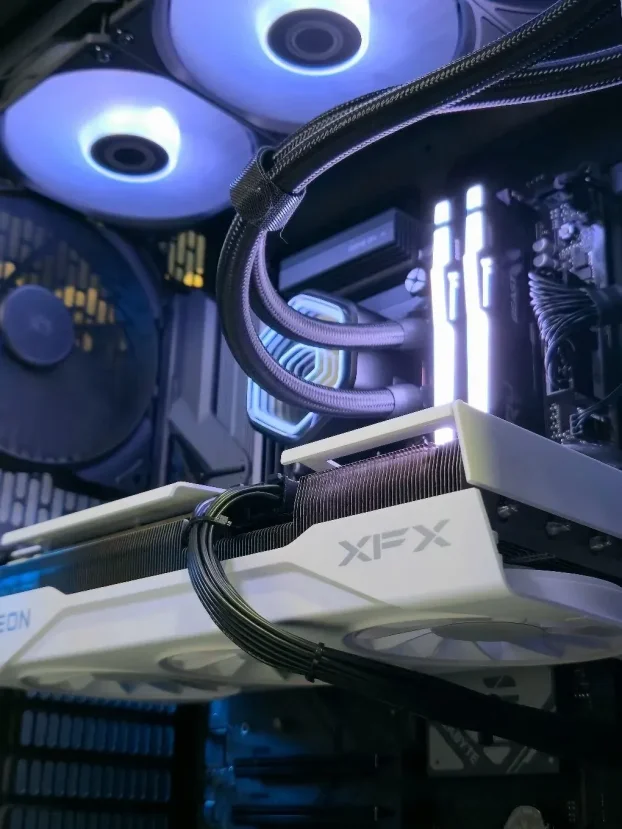 Ryzen 7 9800X3D RX 9070 B850 32GB 1TB - SM087PC