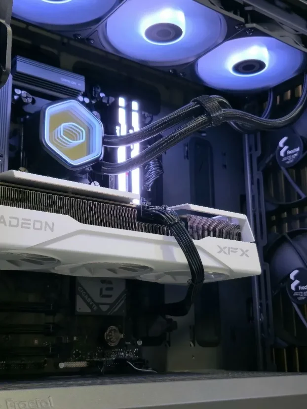 Ryzen 7 9800X3D RX 9070 B850 32GB 1TB - SM087PC