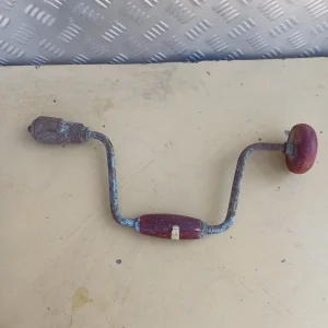 Stara ručna bušilica