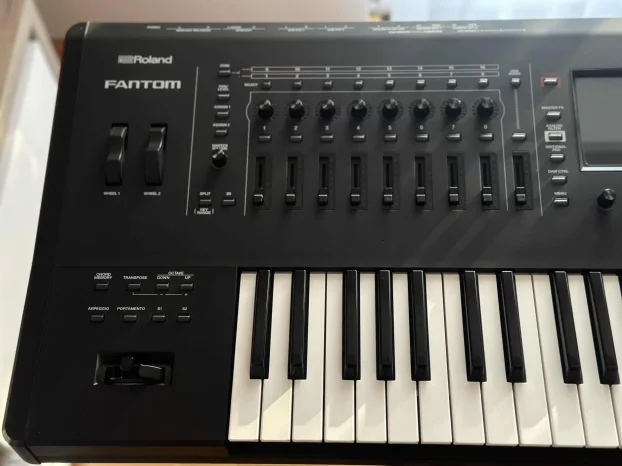 Roland Fantom 6