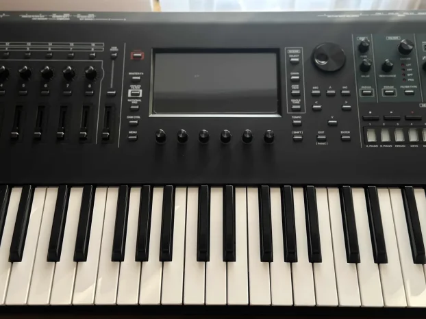 Roland Fantom 6