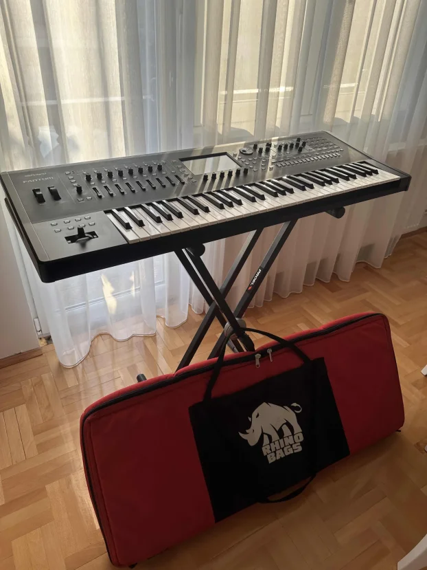 Roland Fantom 6