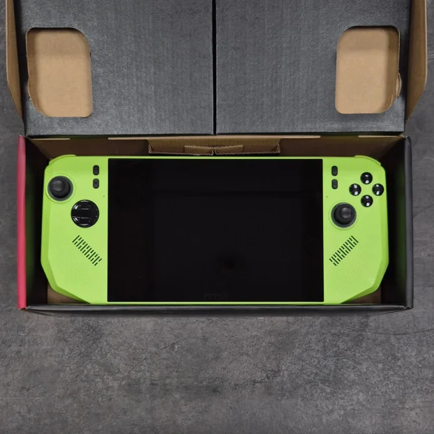 MSI Claw A8 BZ2EM (original pakovanje) Neon Green