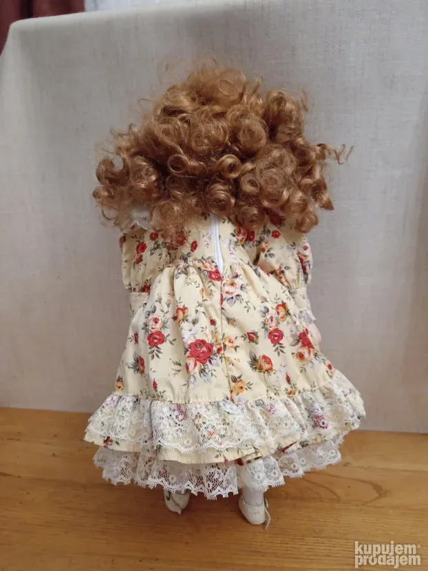 Porcelanska lutka 40cm