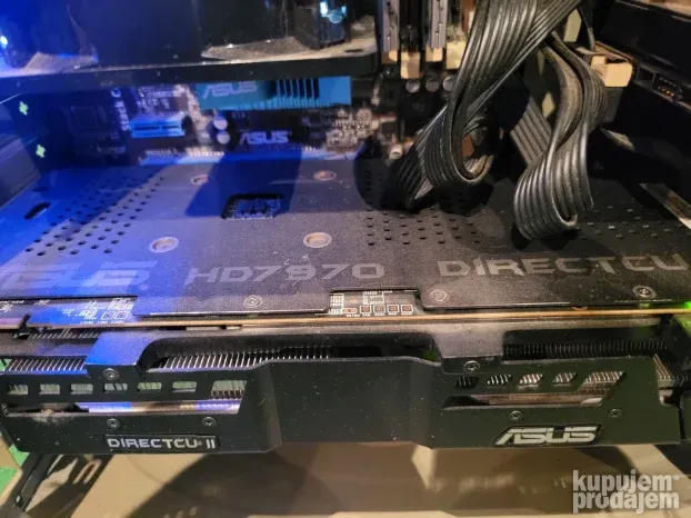 Pentium AMD Phenom II X6 1090T 3.20GHz/16GB/ASUS HD7970/