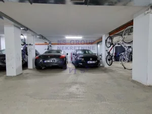 Bulevar patrijarha Pavla, 14 m²