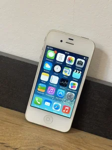 RETRO Apple iPhone 4 16GB - Bth 85% -OCUVAN