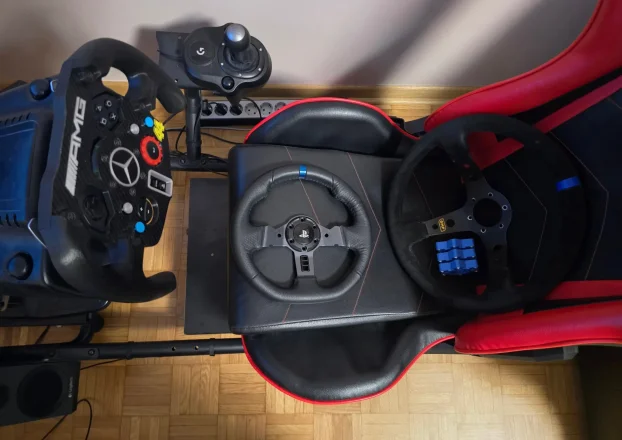 Sim racing rig / g29 komplet za simulaciju trkanja - KupujemProdajem