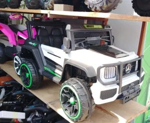 dečiji džip na akumulator