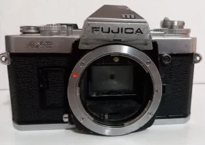 Fujica AX-3 (Neispravno telo za delove-popravku)