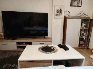 TV komada i vitrine