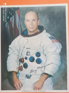 Autogram F.Story Musgrave Nasa II najstarija osoba u orbiti