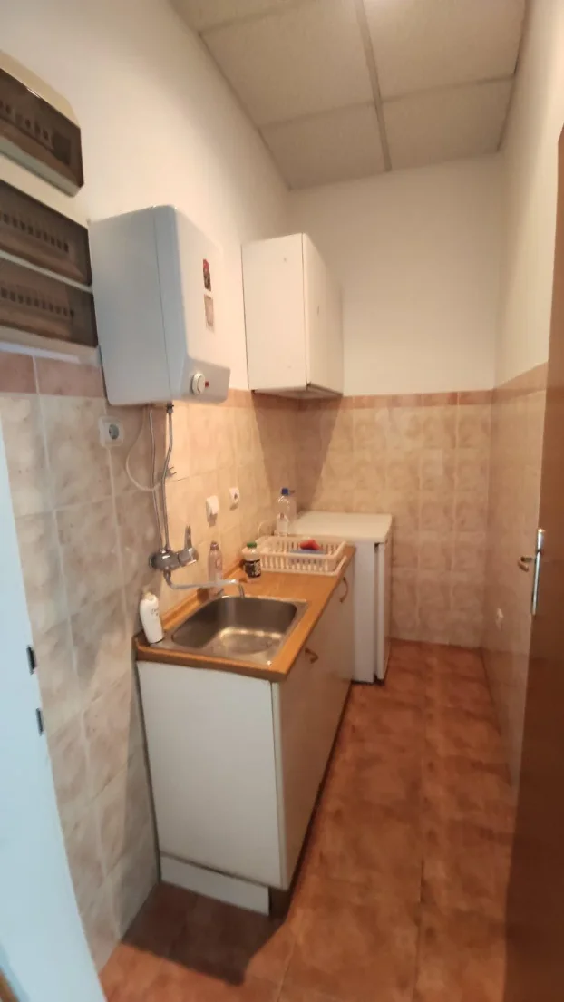 Blok 28,izdaje se poslovni prostor od 1.5. ID#14443