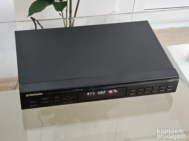 Pioneer F-203RDS