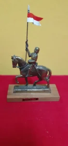 Figura mesing( jovanka orleanka na konju)