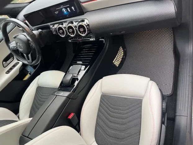 2018 Mercedes A 180 MBUX/Automatic/Panor