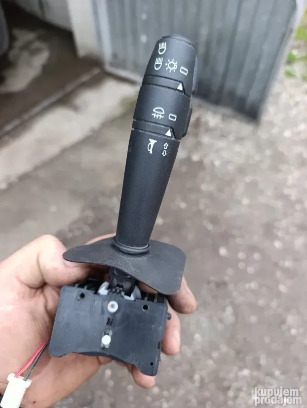 Levi ablender sirena svetla Renault Clio 2