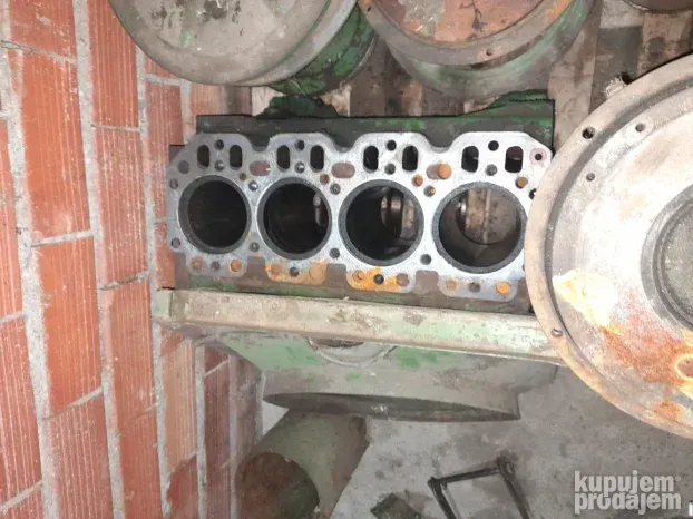 Blok motora john deere 4 cilindra