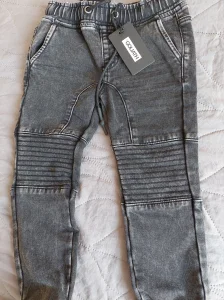 Farmerice od crnog teksasa za decaka 5 god.NOVE sa etiketom