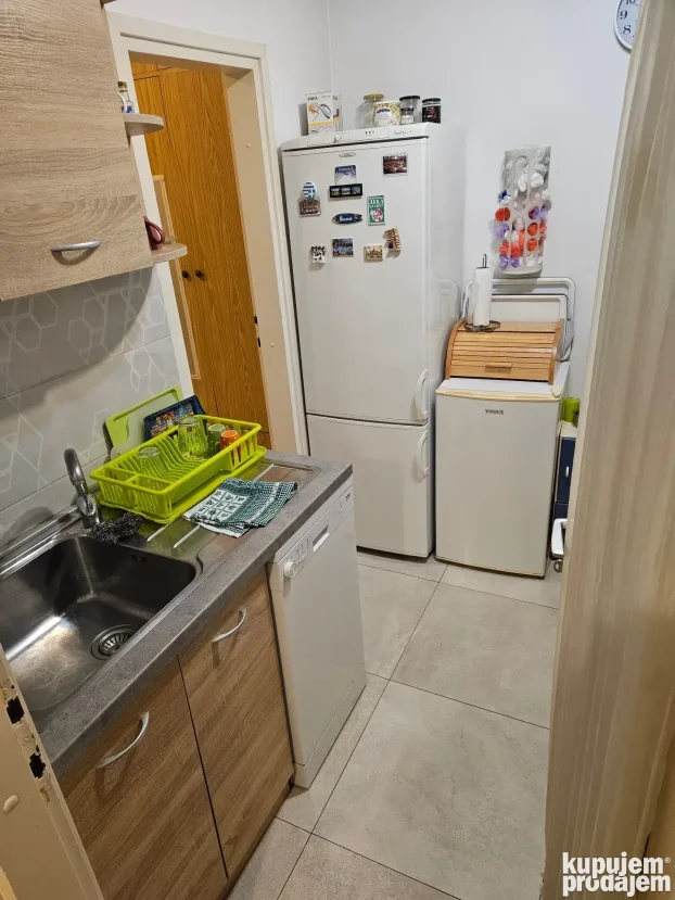 Izdajem sobu  u Mirijevu, Mirijevo, 10 m²