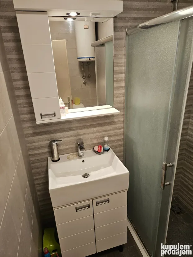 Izdajem sobu  u Mirijevu, Mirijevo, 10 m²