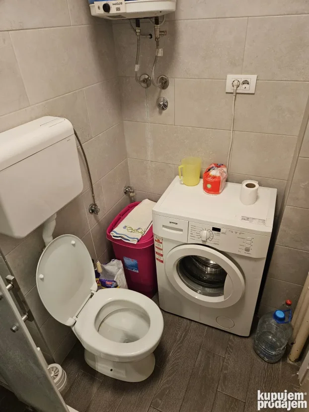 Izdajem sobu  u Mirijevu, Mirijevo, 10 m²