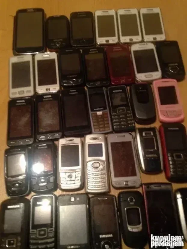 150. mobilnih telefona za delove,reciklazu