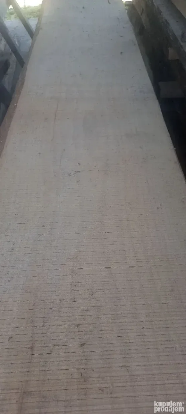 hrastova gradja na prodaju