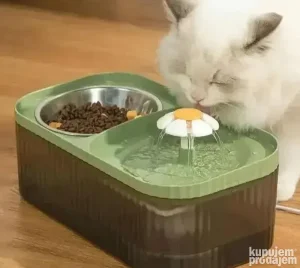 Dispanzer za vodu sa hranilicom za zivotinje