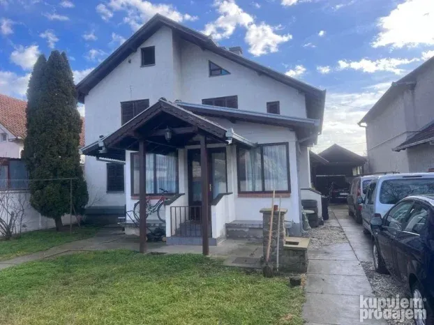 Odlična kuća u Bačkom Jarku 169m2