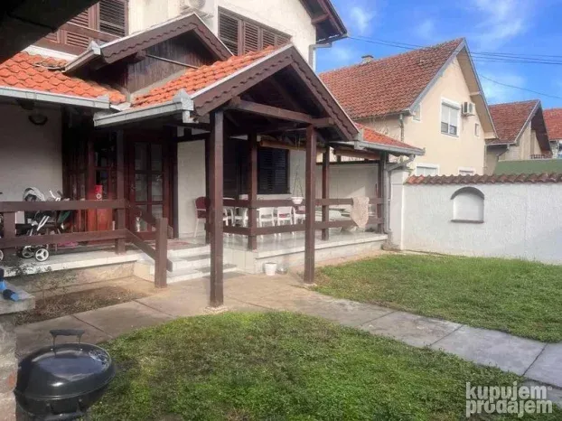 Odlična kuća u Bačkom Jarku 169m2