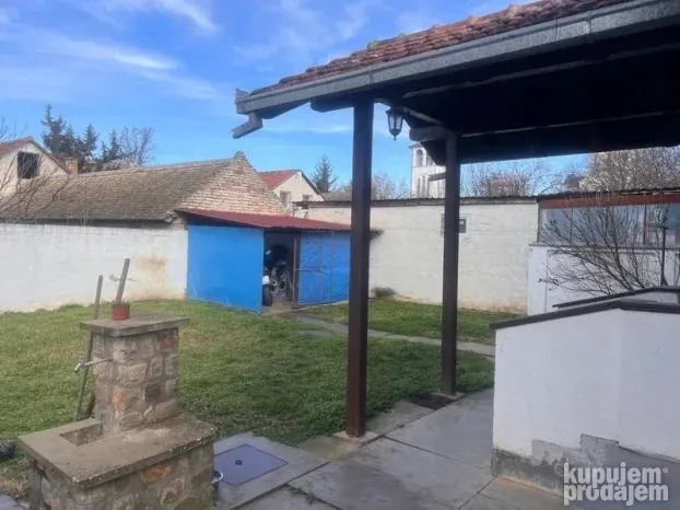 Odlična kuća u Bačkom Jarku 169m2