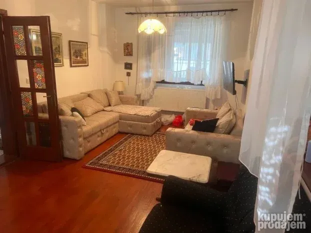 Odlična kuća u Bačkom Jarku 169m2