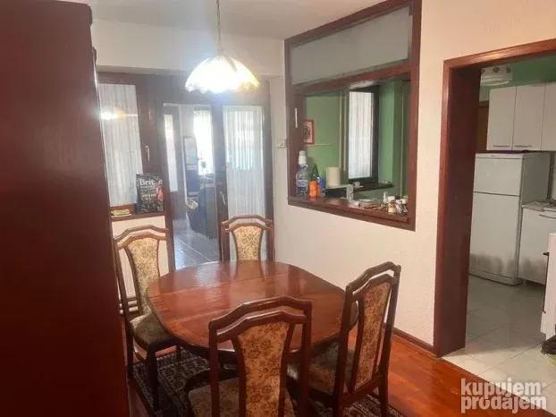 Odlična kuća u Bačkom Jarku 169m2