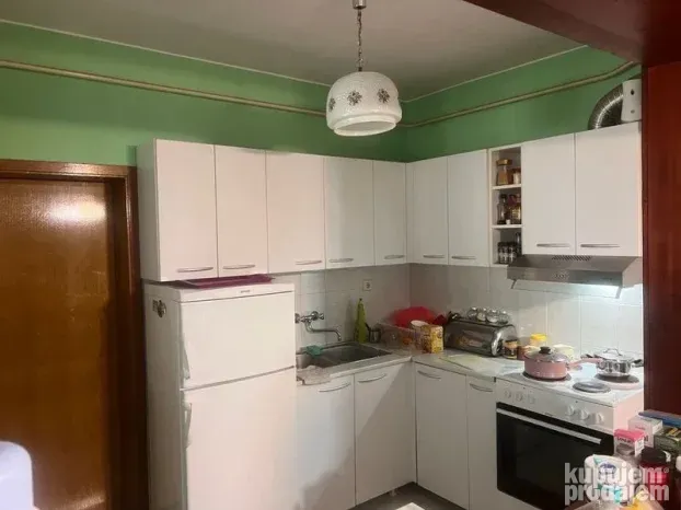 Odlična kuća u Bačkom Jarku 169m2