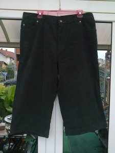 Krace pantalone - bermude br. 54