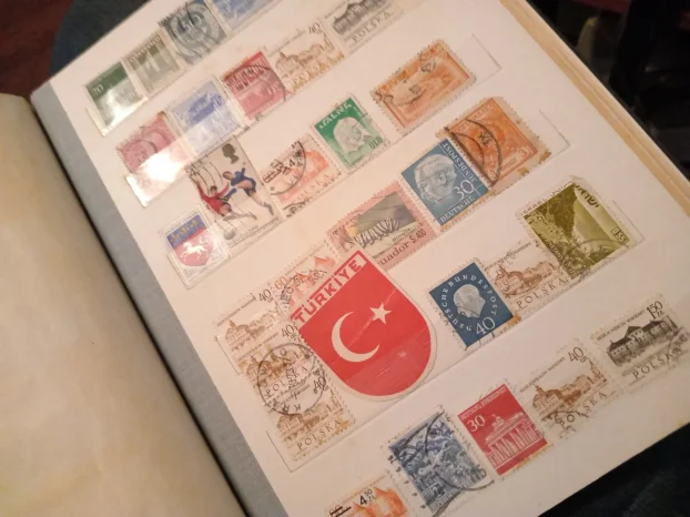 ptt markice  360 kom poklon uz albu procitajte