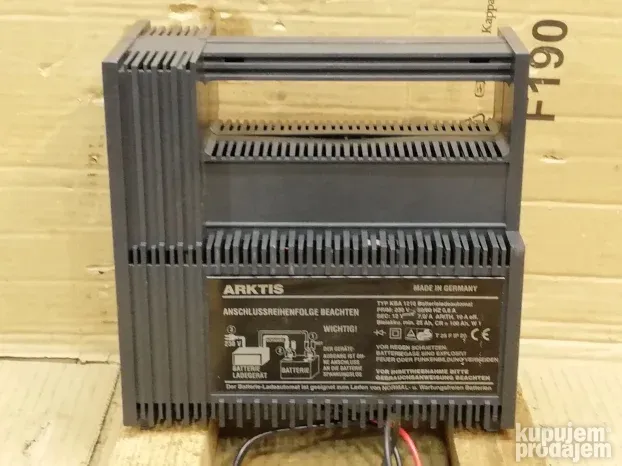 Punjač akumulatora ARKTIS 12V 10 A sa dijagnostikom