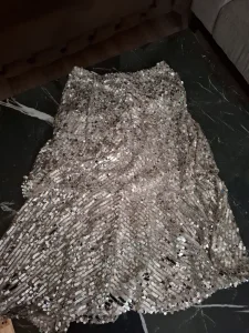Zara,sljokicasta suknja
