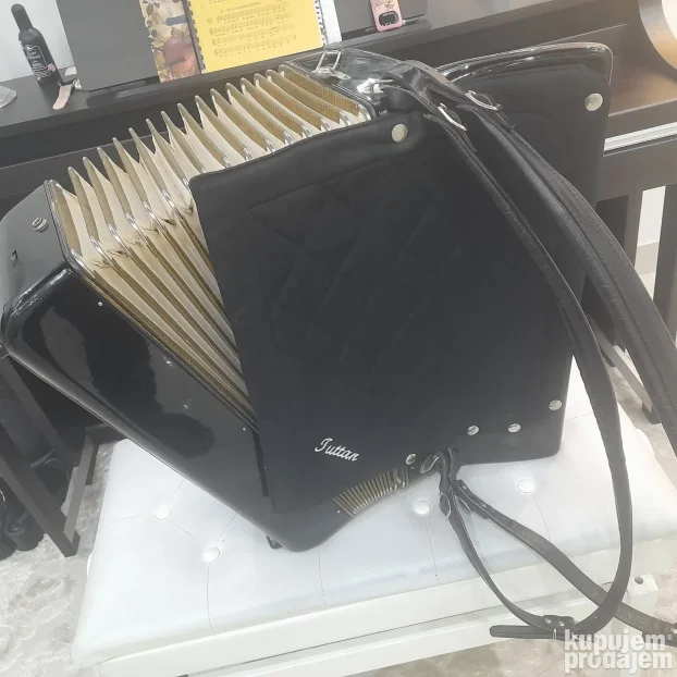 Hohner 120 basa.