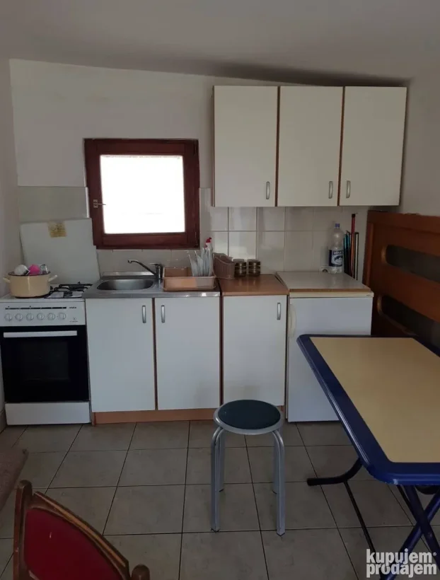 Izdajem kuću selo Drmno kod Požarevca
