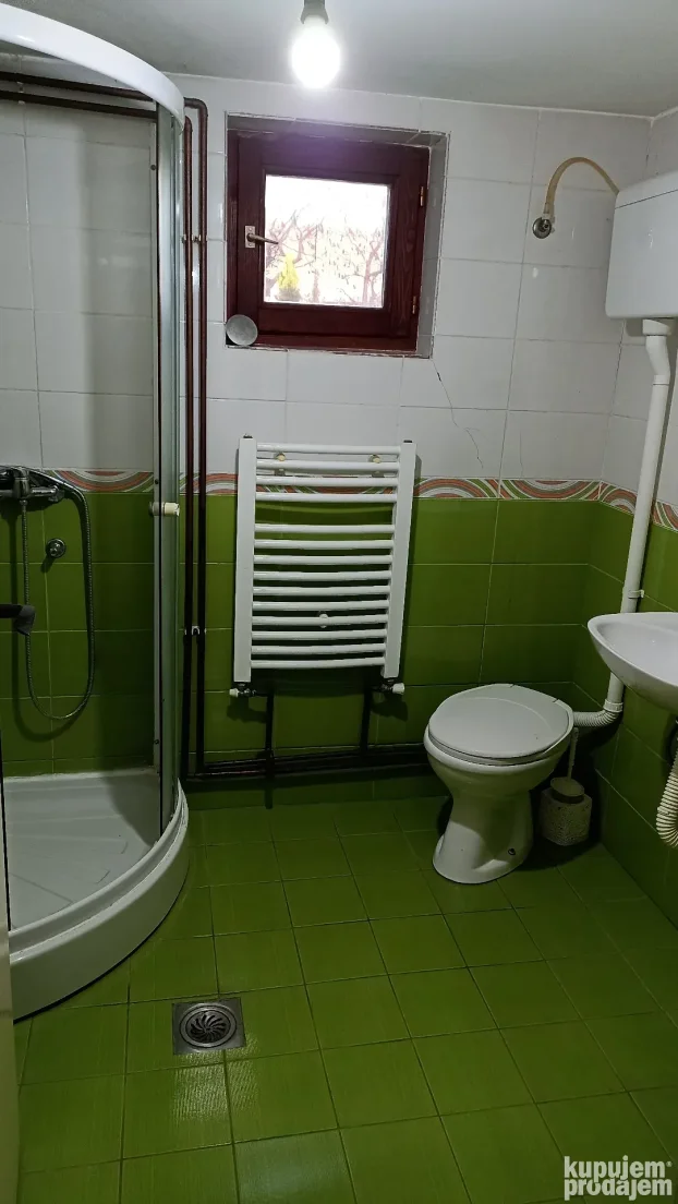 Izdajem kuću selo Drmno kod Požarevca