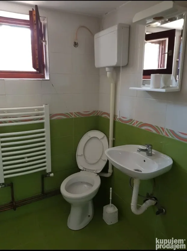 Izdajem kuću selo Drmno kod Požarevca