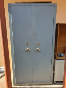 Metalni sef za oruzije