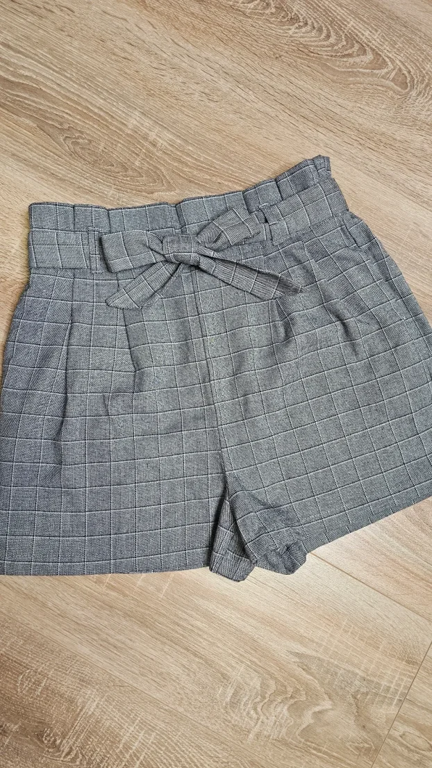 Stradivarius karirani šorts
