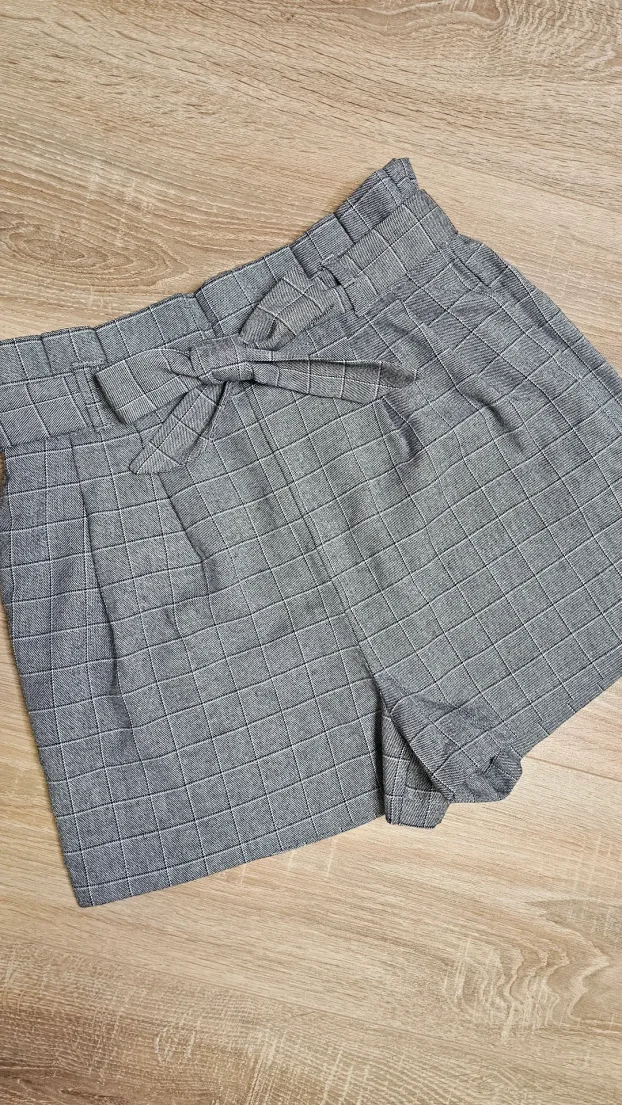 Stradivarius karirani šorts