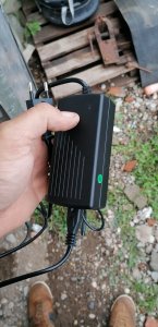 punjac  42v.1a.za hoverboard i segway