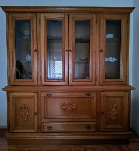 Vitrina puno drvo hrast